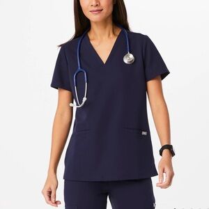 FIGS Casma Two Pocket Scrub Top